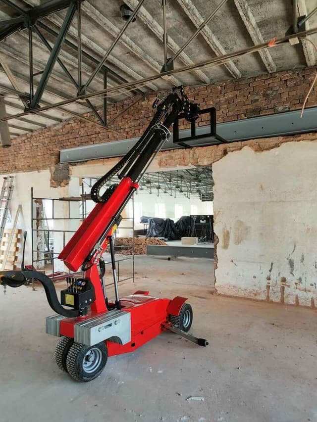 Kołowy mini żuraw BEFARD DG z widłami