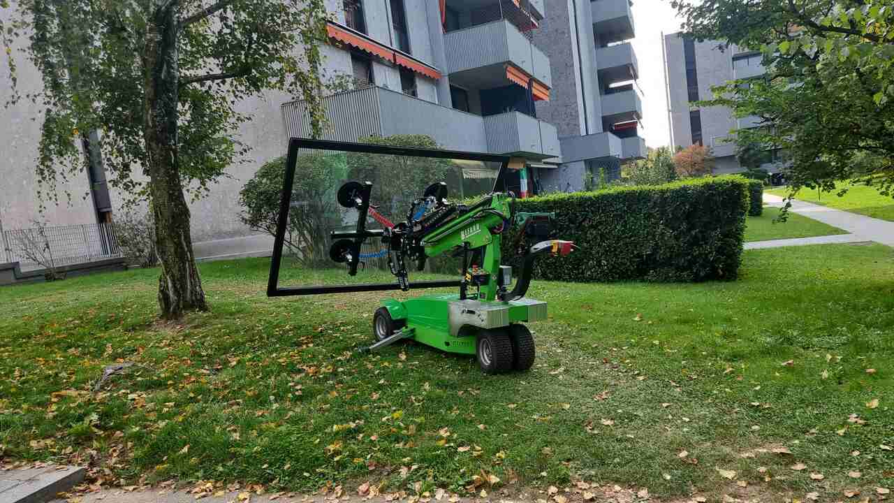 Transport okna manipulatorem do szkła BEFARD XC600