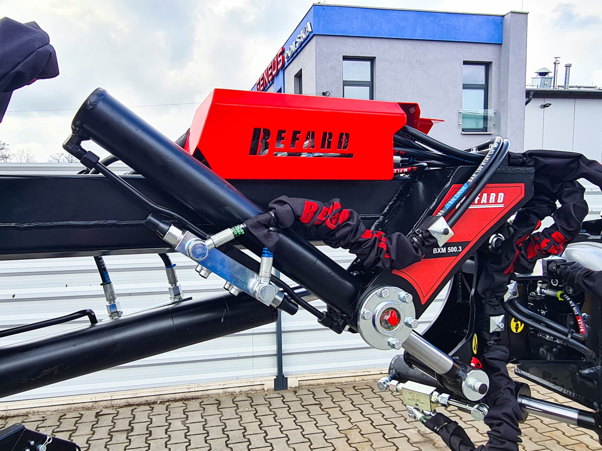 chwytak hydrauliczny do rur BEFARD BXM500