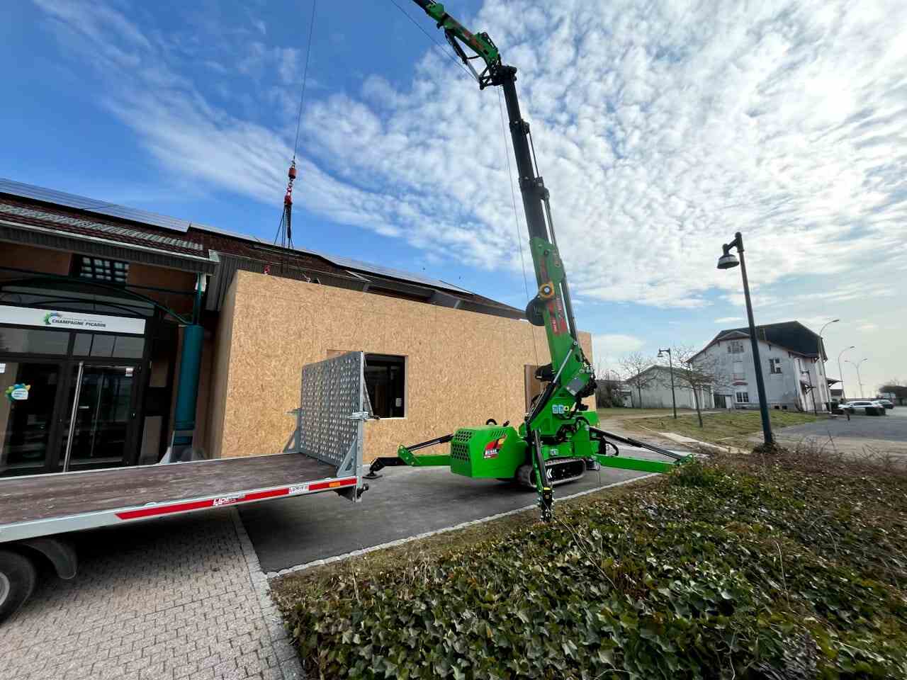 Mini żuraw typu pająk BEFARD TB7002