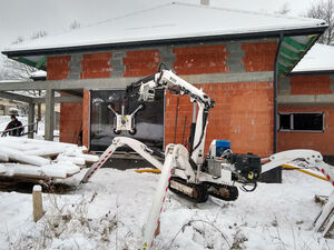 Mini crane for work on the construction site