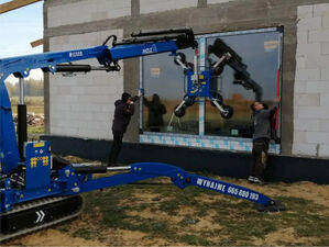 Mini crane lifting heavy loads TB 5000